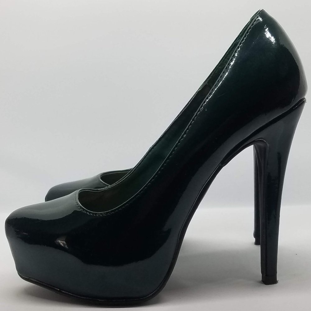 Charlotte Russe Gypsy Jo Hunter Green size 6 heels